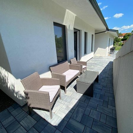 Kevin&Jessica Rooms Giarmata Bagian luar foto
