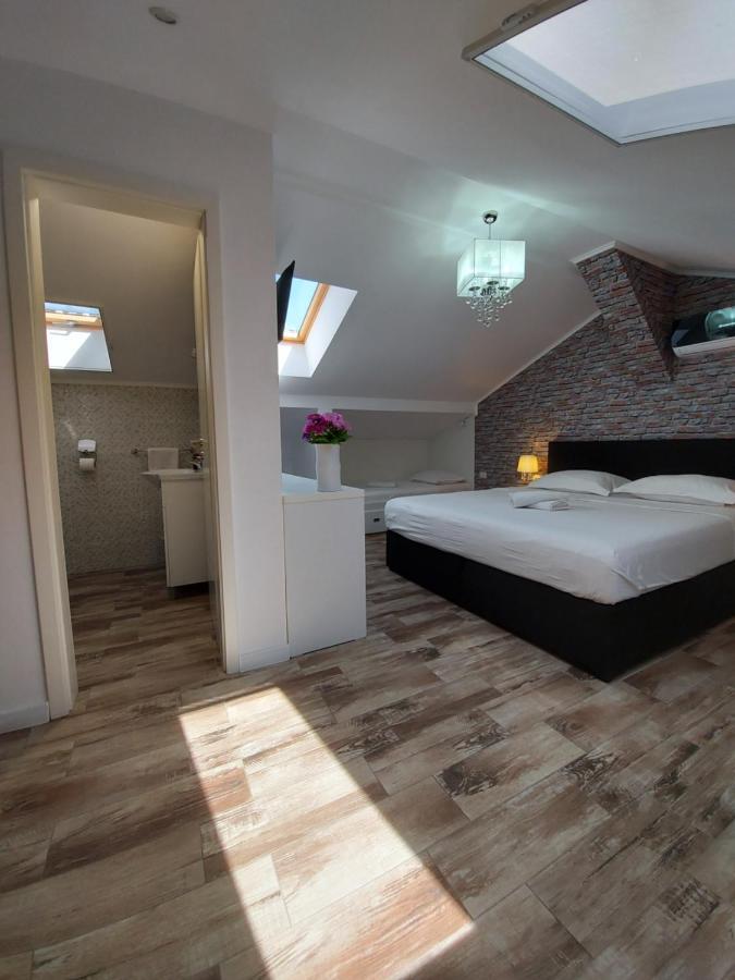 Kevin&Jessica Rooms Giarmata Bagian luar foto