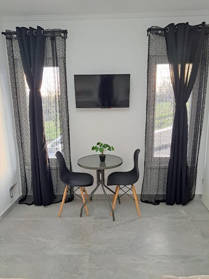 Kevin&Jessica Rooms Giarmata Bagian luar foto