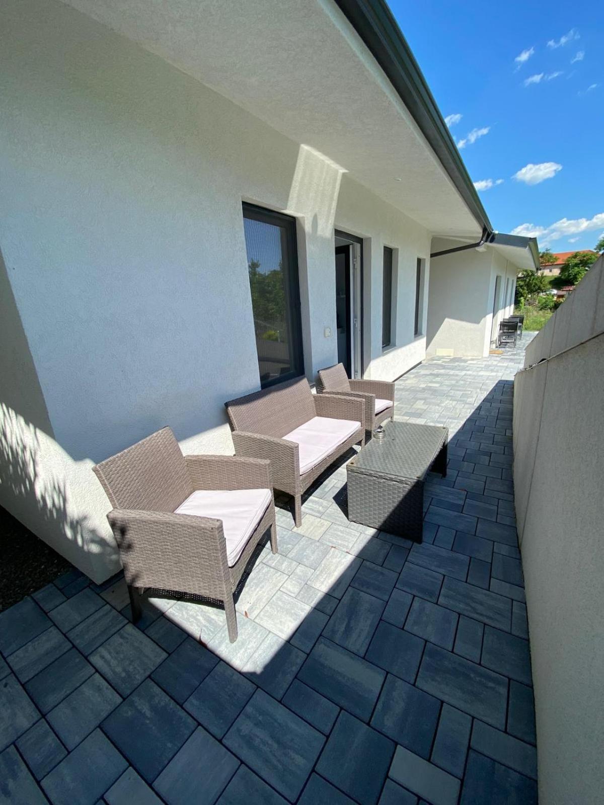 Kevin&Jessica Rooms Giarmata Bagian luar foto